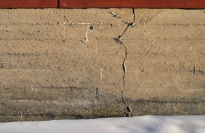 Winterizing Your Foundation: Tips for Cold-Weather Foundation & Crack Repair